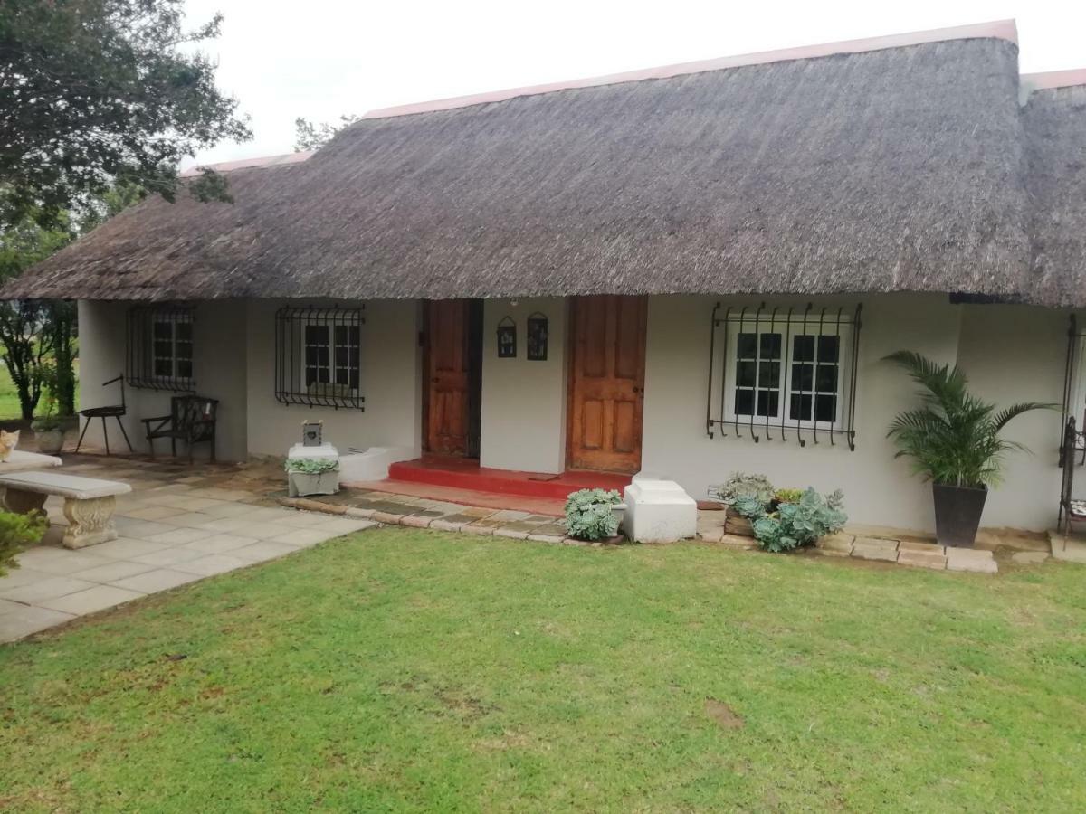 Erin Guesthouse And B&B Bergville Esterno foto