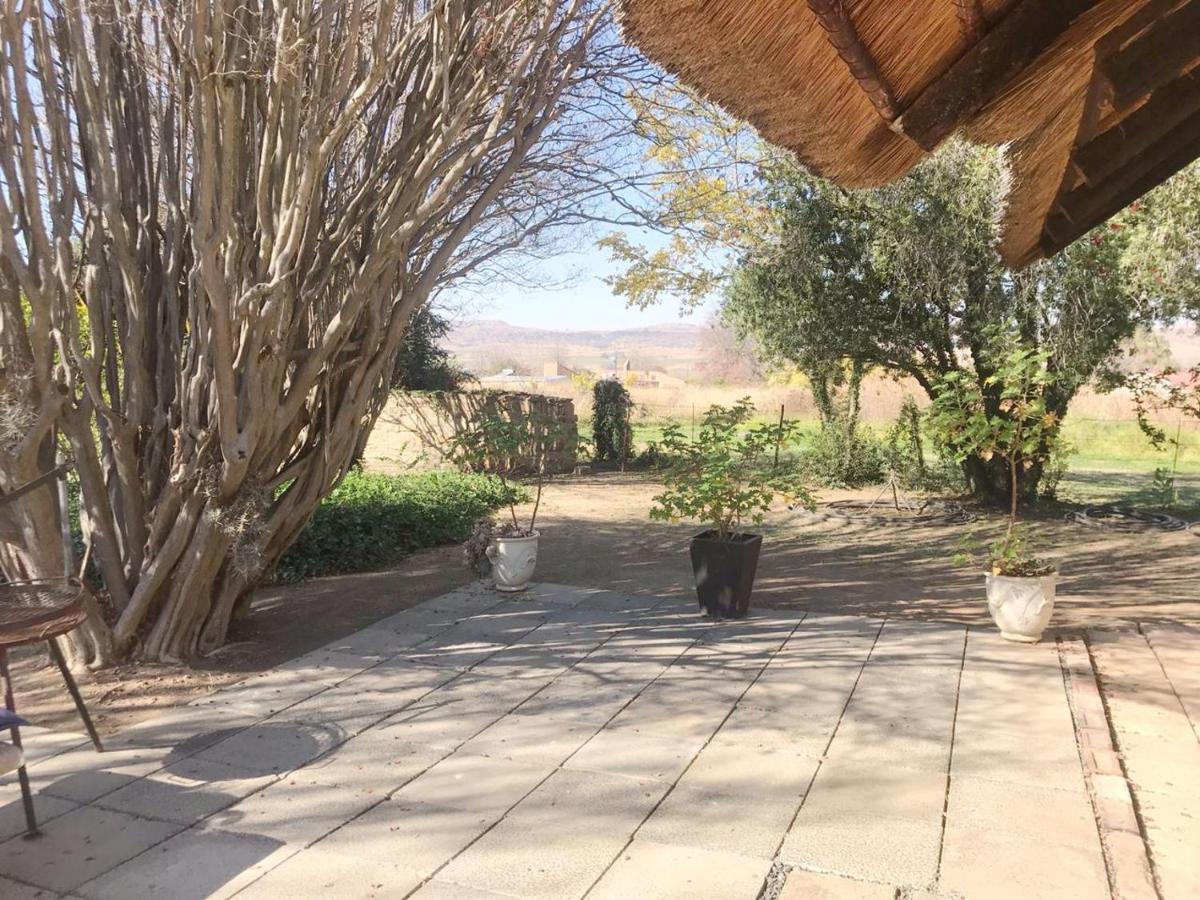 Erin Guesthouse And B&B Bergville Esterno foto
