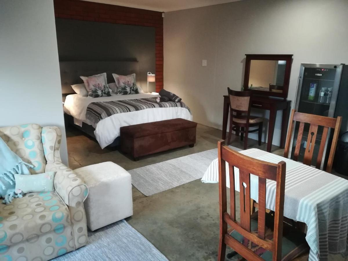 Erin Guesthouse And B&B Bergville Esterno foto